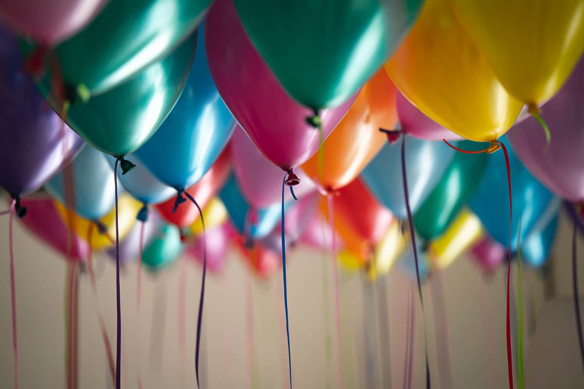Balloons top banner on Hire page